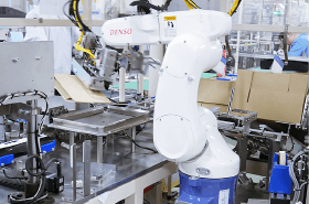 自動組立梱包ロボット